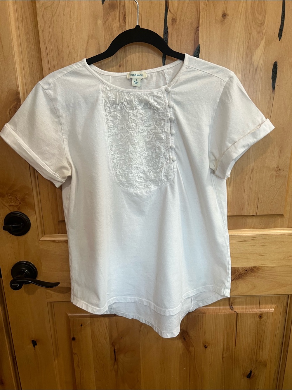 Sundance White Short-Sleeve Embroidered Front Blouse